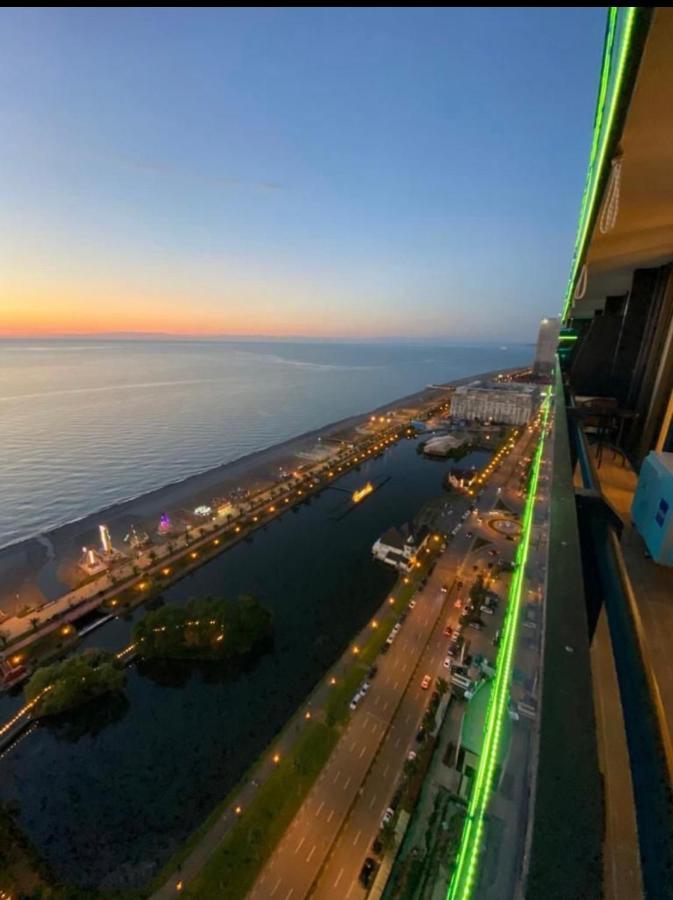 Black Sea Batumi Hotel Orbi City Экстерьер фото